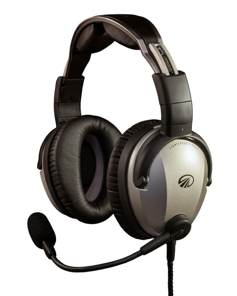 Lightspeed Zulu 3 ANR pilot headset product photo - three-quarters view