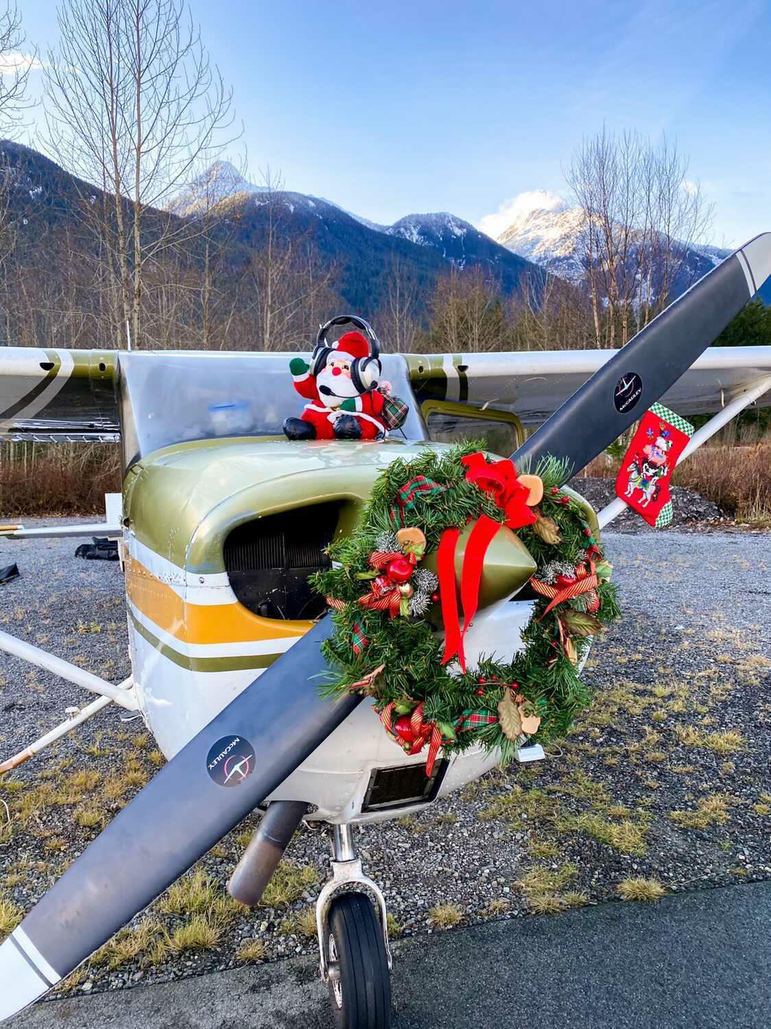 Just Plane Festive Photo Contest